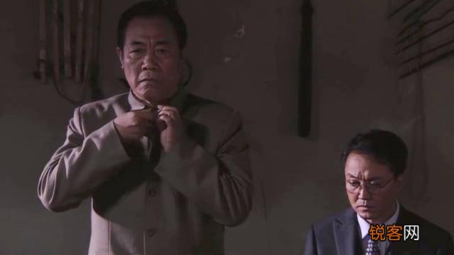 《潜伏》里的吴敬中,分明是个大贪官,为什么很多人还喜欢他？