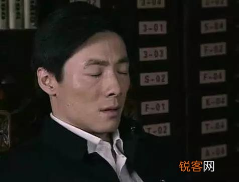在《潜伏》里,为什么李涯一直斗不过余则成？