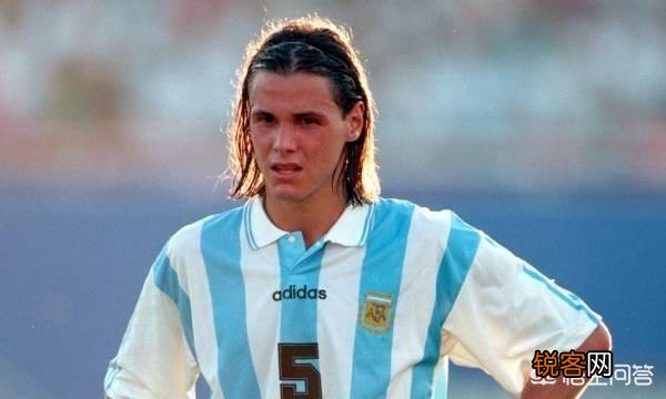 你认为足球界颜值最高的首发11人有哪些？