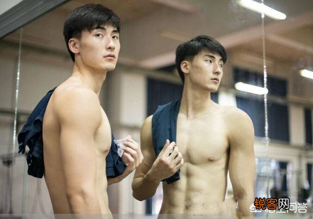 中国男排历史上三个最帅的人是谁？