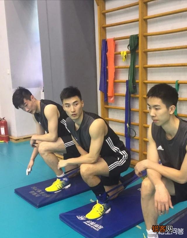 中国男排历史上三个最帅的人是谁？