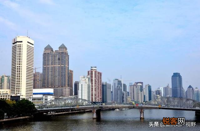 如果房价崩盘会出现什么后果？