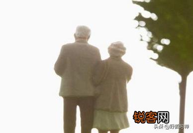 “相濡以沫,不如相忘于江湖”出自庄子-大宗师,到底该怎么解释？