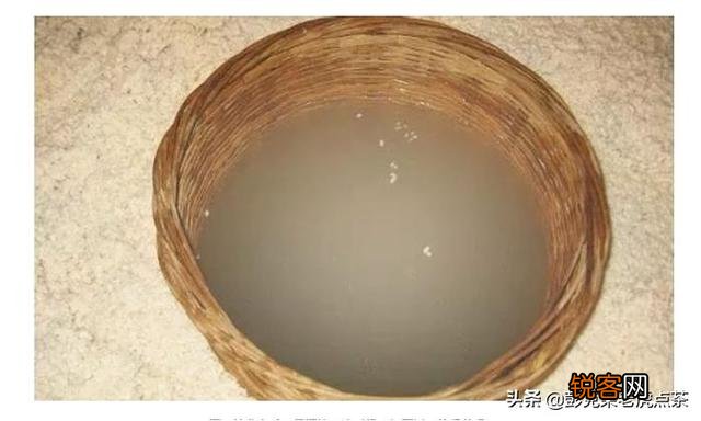 水浒传中,武松叫店家筛一碗酒,为什么要用筛呢？