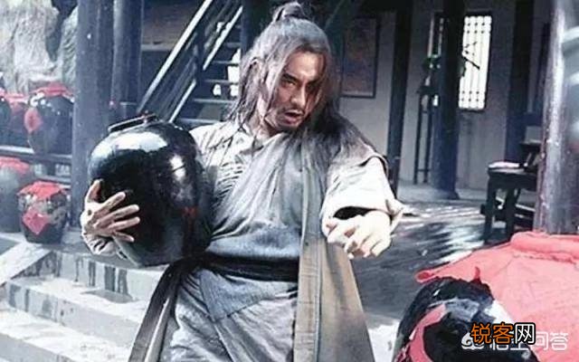 水浒传中,武松叫店家筛一碗酒,为什么要用筛呢？