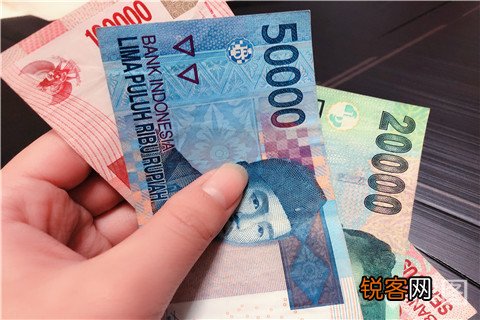 上班途中发生交通事故误工费谁赔偿？