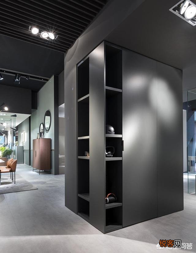 很深的衣柜如何收纳？