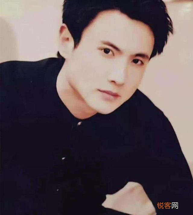 军艺有哪些特别帅的男明星？