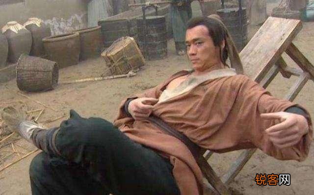 武松和燕青徒手拼死相搏,谁的胜面大一些,为何？