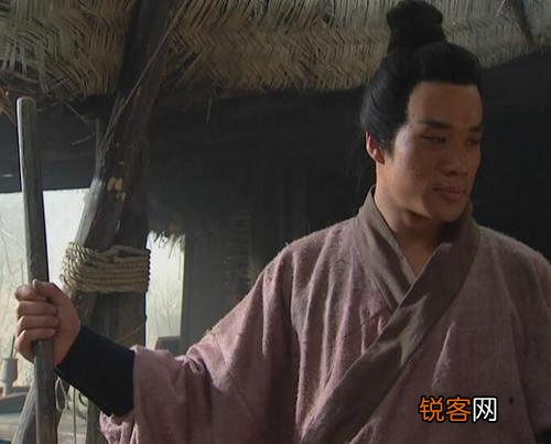 武松和燕青徒手拼死相搏,谁的胜面大一些,为何？