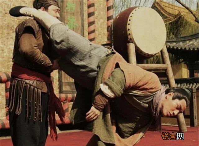 水浒传燕青和武松比武谁能胜出？