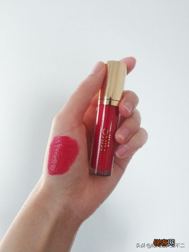 不考虑价格过年想买一个正红色口红,最推荐哪一个？