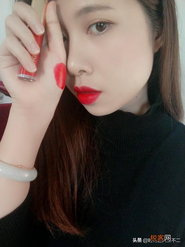不考虑价格过年想买一个正红色口红,最推荐哪一个？