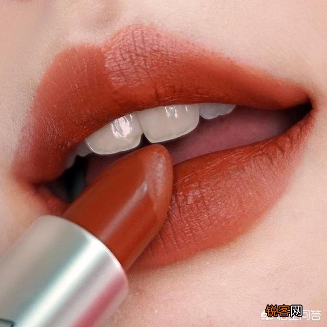 正红色口红哪个牌子颜色正？