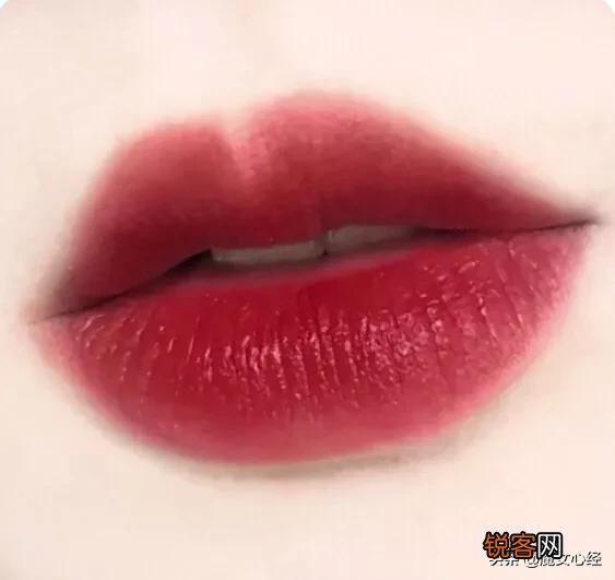 有哪些买了绝对不会踩雷的美妆单品？