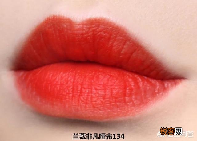 完全不化妆素颜涂口红会很奇怪吗？