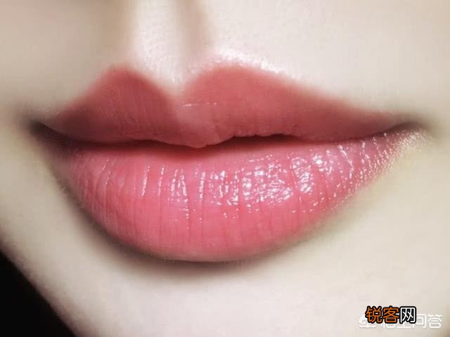 女生素颜的时候适合涂哪些口红？