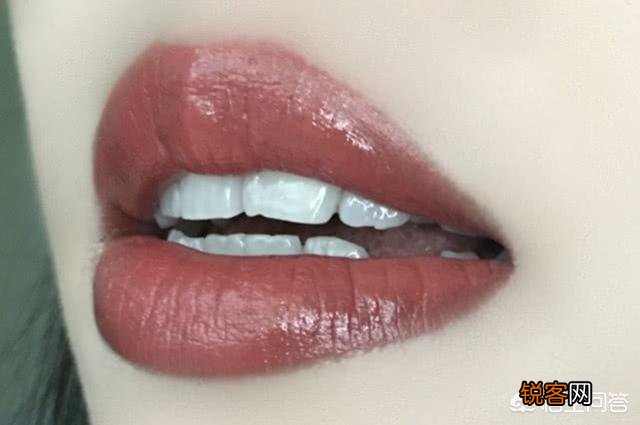 女生素颜的时候适合涂哪些口红？