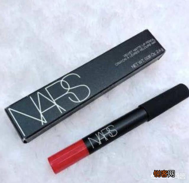 女生素颜的时候适合涂哪些口红？