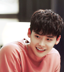 有喜欢李钟硕的吗？都是因为什么喜欢的？