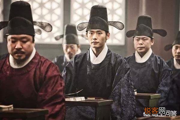 韩星李钟硕今日入伍,你喜欢他的哪些影视作品？