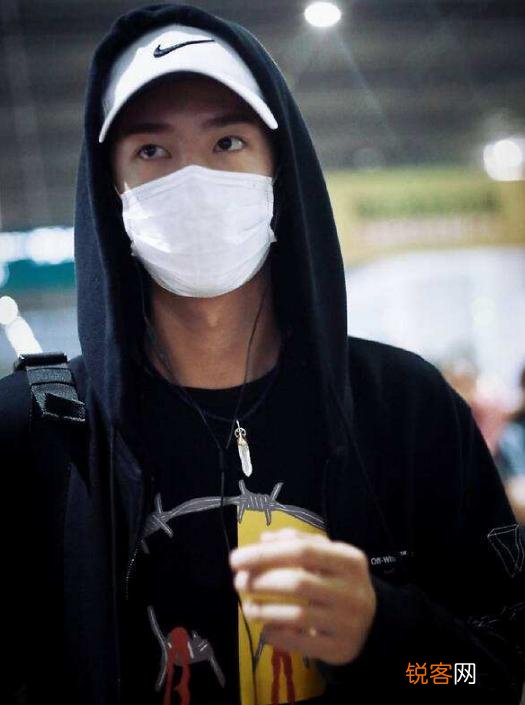 除了肖战李易峰,还有哪些男星戴口罩也很帅？