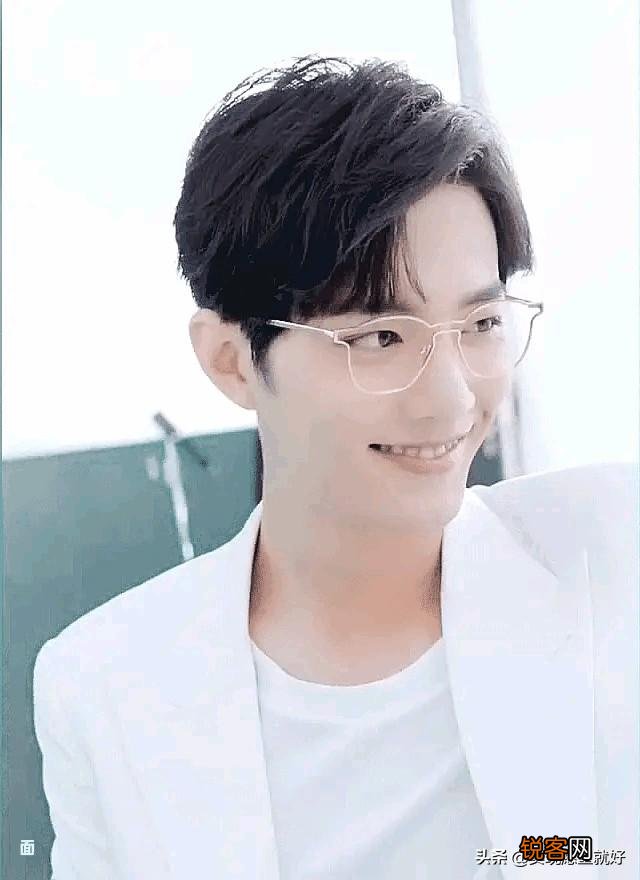 有什么国内外你觉得很帅的男星么？