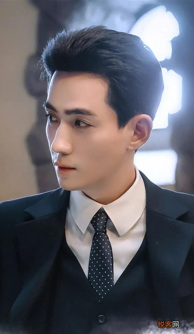 哪个男明星让你一眼觉得特别帅的然后人品还特别好的？