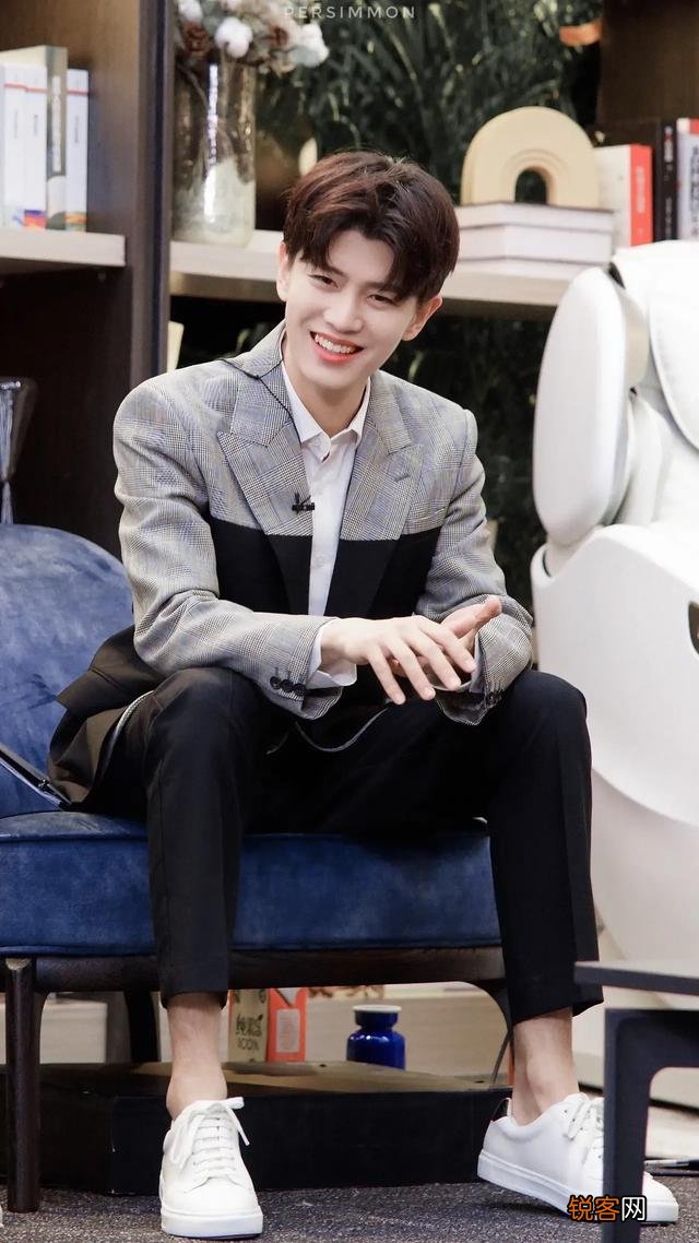 哪个男明星让你一眼觉得特别帅的然后人品还特别好的？