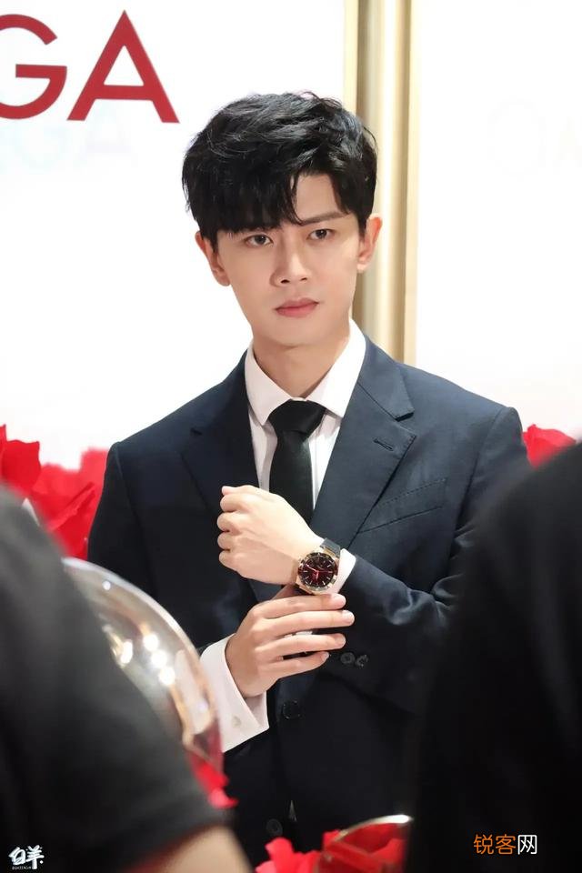 哪个男明星让你一眼觉得特别帅的然后人品还特别好的？