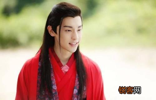 你觉得哪个男明星最帅？他的哪些方面比较吸引你呢？