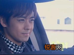 你觉得哪个男明星最帅？他的哪些方面比较吸引你呢？