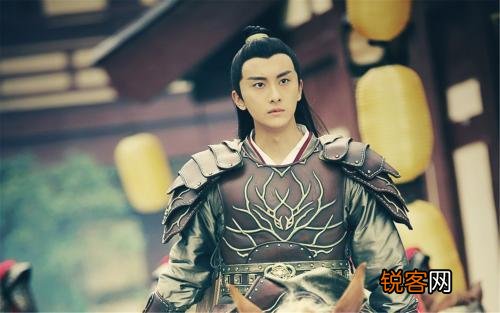 你觉得哪个男明星最帅？他的哪些方面比较吸引你呢？