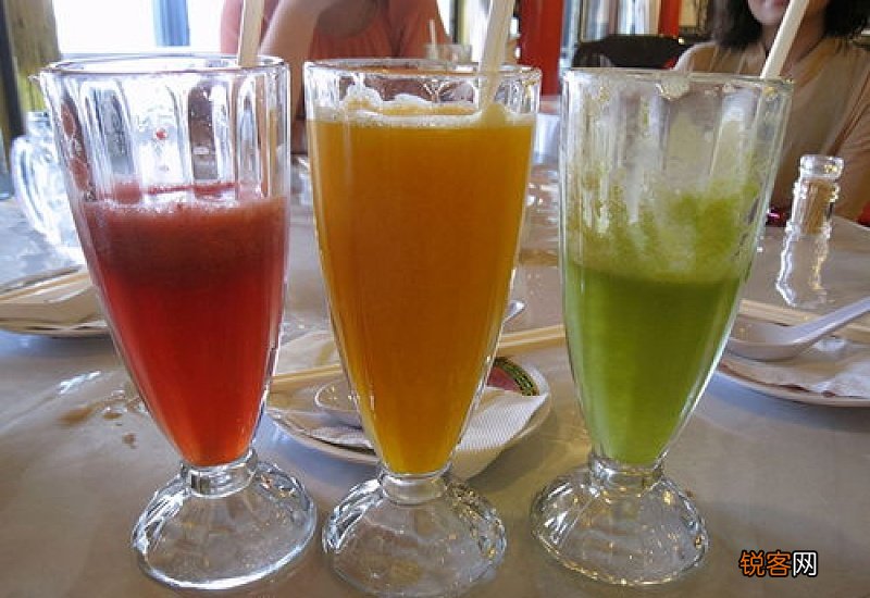 榨果汁要不要加水 榨果汁要加水吗