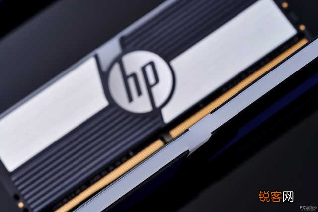 电脑内存条怎么取下来 惠普V10 DDR4-3600 RGB内存评测