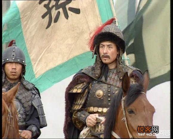 历史上华雄是被谁杀死的？