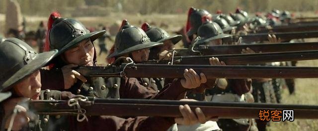 朱元璋不用百姓一粒粟就能养兵百万,为何崇祯却无钱发军饷？你怎么看？