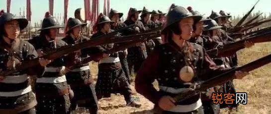 朱元璋不用百姓一粒粟就能养兵百万,为何崇祯却无钱发军饷？你怎么看？