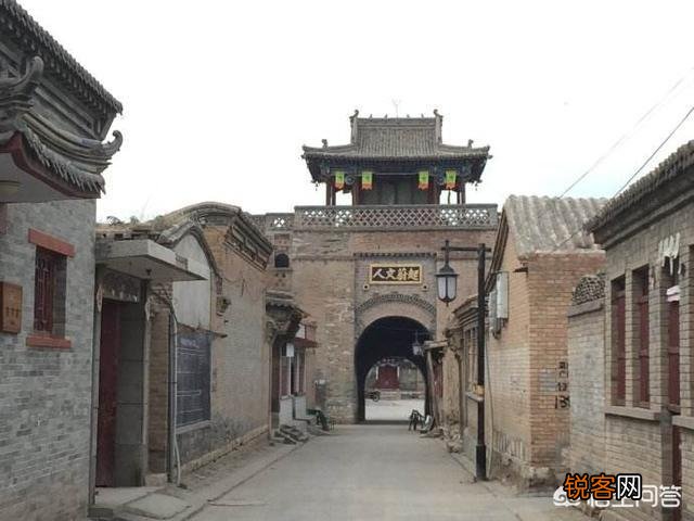 朱元璋不用百姓一粒粟就能养兵百万,为何崇祯却无钱发军饷？你怎么看？