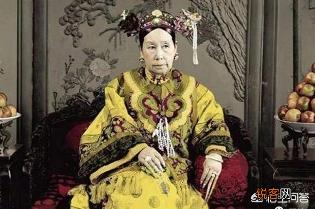 到底是李鸿章挪用了北洋水师的经费还是慈禧太后？