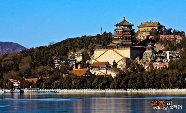 到底是李鸿章挪用了北洋水师的经费还是慈禧太后？