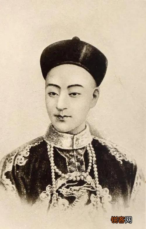 到底是李鸿章挪用了北洋水师的经费还是慈禧太后？