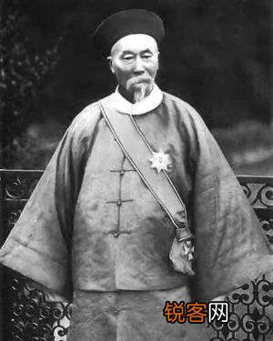到底是李鸿章挪用了北洋水师的经费还是慈禧太后？