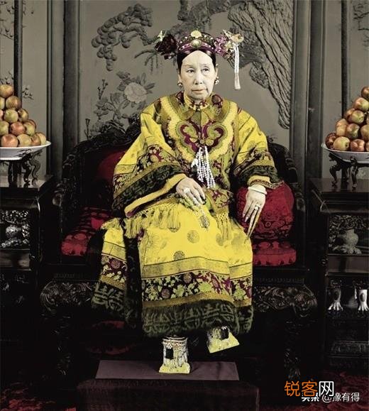 到底是李鸿章挪用了北洋水师的经费还是慈禧太后？