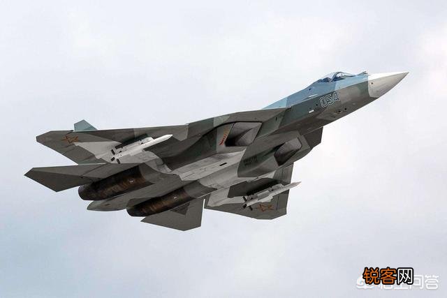 美国一年军费高达7000亿,拥有4万架战机 ,为何一直都拖不垮？