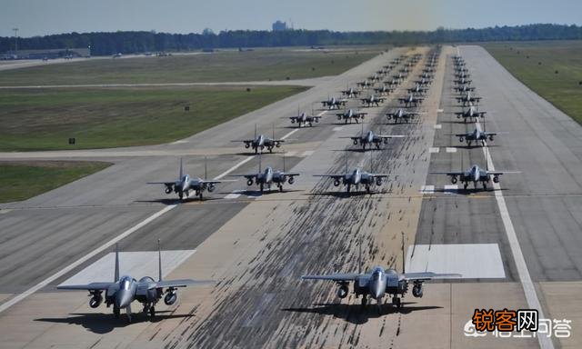 美国一年军费高达7000亿,拥有4万架战机 ,为何一直都拖不垮？