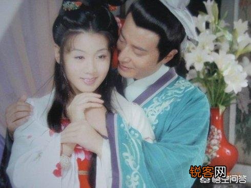 李清照的“人比黄花瘦”中的黄花指的是什么花？