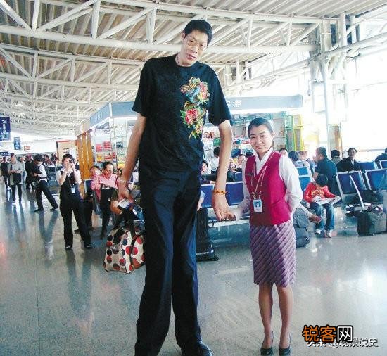 清朝第一“巨人”詹世钗,身高3.19米娶英国妻子,如今子女现状如何？