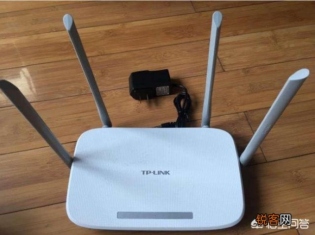 宽带是300M的,有线电脑网速45mb/s,Wi-Fi手机测速却是12mb/s是否正常？