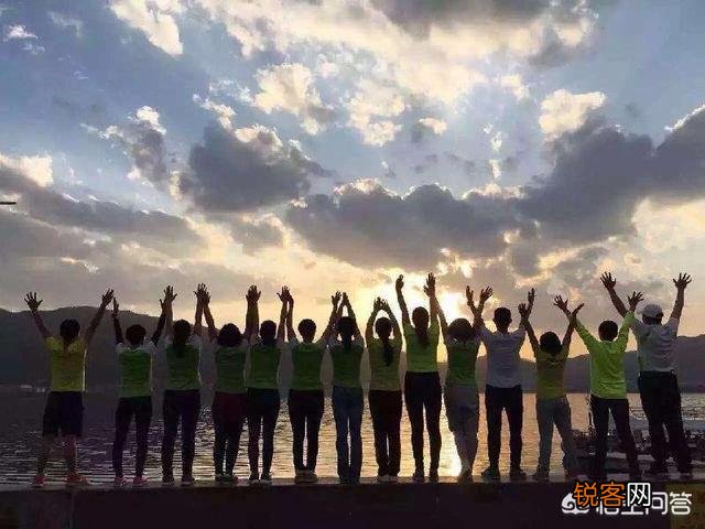 能否发一首您的原创七律？